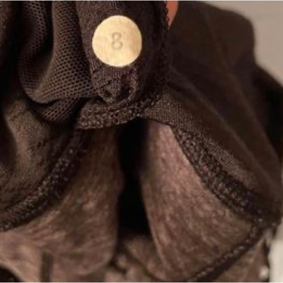 Women’s size 8 lululemon Breathe In Tank - Picture 3 of 4